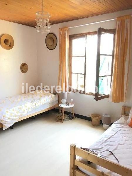 Photo 8 : CHAMBRE d'une maison située à La Couarde-sur-mer, île de Ré.