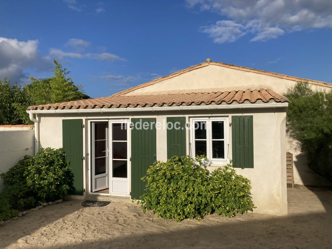 Photo 9 : CHAMBRE d'une maison située à La Couarde-sur-mer, île de Ré.