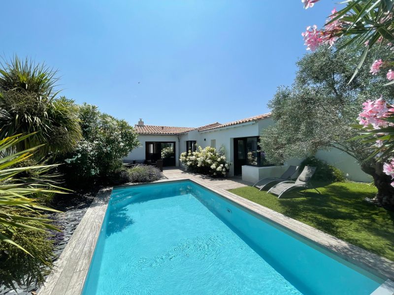 Photo 4 : PISCINE d'une maison située à Rivedoux-Plage, île de Ré.