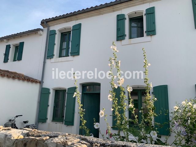 Photo 4 : EXTERIEUR d'une maison située à La Couarde-sur-mer, île de Ré.