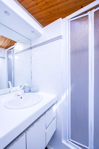 Photo 16 : SALLEDEBAIN d'une maison située à Le Bois-Plage-en-Ré, île de Ré.