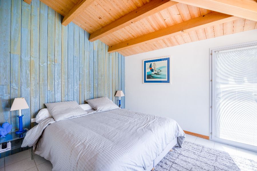 Photo 19 : CHAMBRE d'une maison située à Le Bois-Plage-en-Ré, île de Ré.