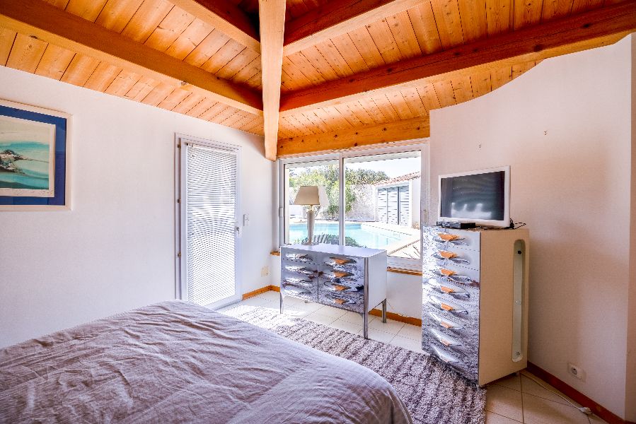 Photo 20 : CHAMBRE d'une maison située à Le Bois-Plage-en-Ré, île de Ré.