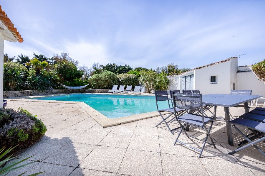 Photo 5 : TERRASSE d'une maison située à Le Bois-Plage-en-Ré, île de Ré.