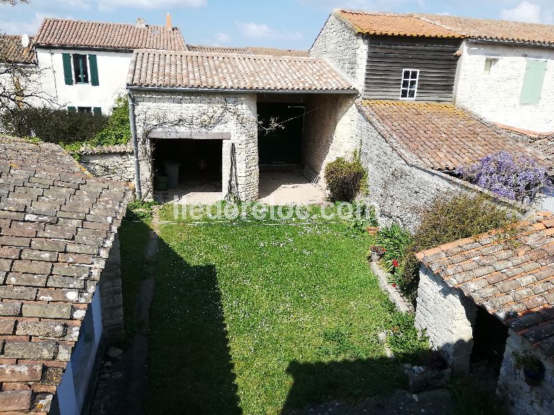 Photo 3 : EXTERIEUR d'une maison située à Sainte-Marie-de-Ré, île de Ré.