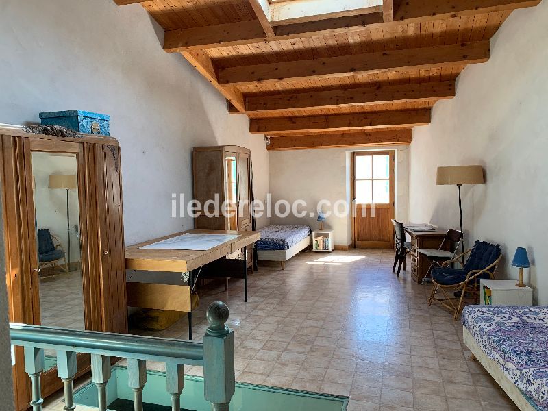 Photo 8 : CHAMBRE d'une maison située à Sainte-Marie-de-Ré, île de Ré.