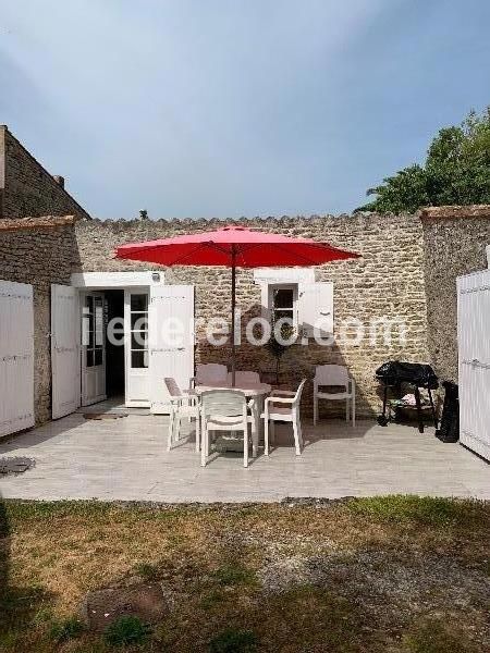 Photo 1 : TERRASSE d'une maison située à Les Portes-en-Ré, île de Ré.