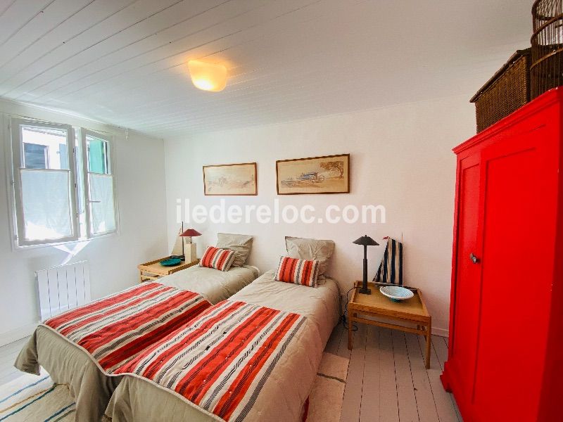 Photo 17 : CHAMBRE d'une maison située à La Couarde-sur-mer, île de Ré.