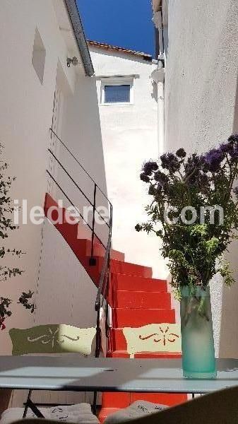 Photo 8 : PATIO d'une maison située à Ars en Ré, île de Ré.