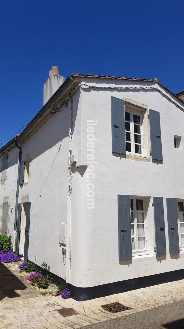 Photo 1 : EXTERIEUR d'une maison située à Ars en Ré, île de Ré.