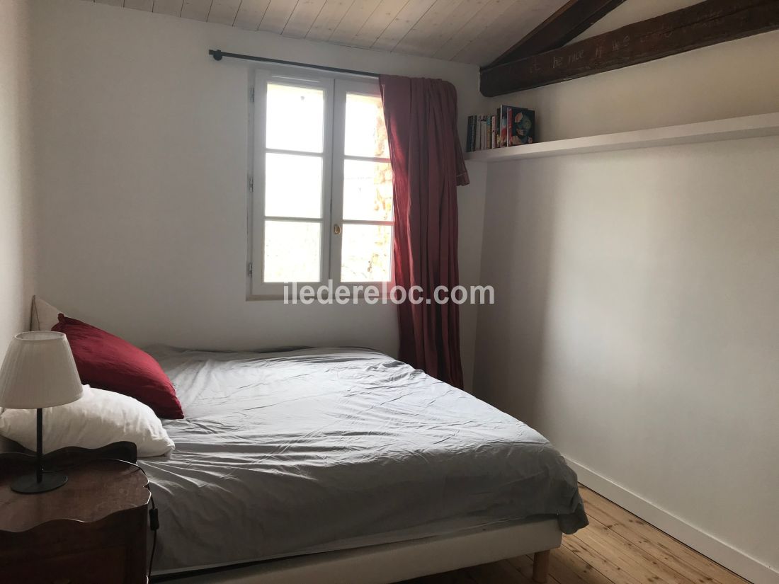Photo 11 : CHAMBRE d'une maison située à Les Portes-en-Ré, île de Ré.