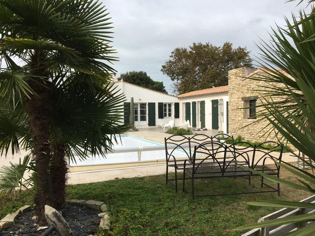 Photo 4 : EXTERIEUR d'une maison située à Loix, île de Ré.