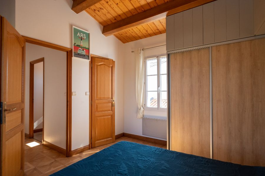 Photo 19 : CHAMBRE d'une maison située à La Flotte-en-Ré, île de Ré.