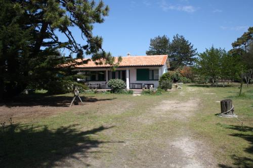 Photo 1 : EXTERIEUR d'une maison située à La Couarde-sur-mer, île de Ré.