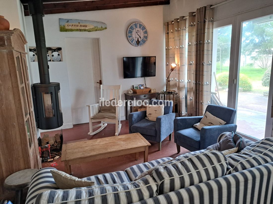 Photo 5 : SEJOUR d'une maison située à La Couarde-sur-mer, île de Ré.