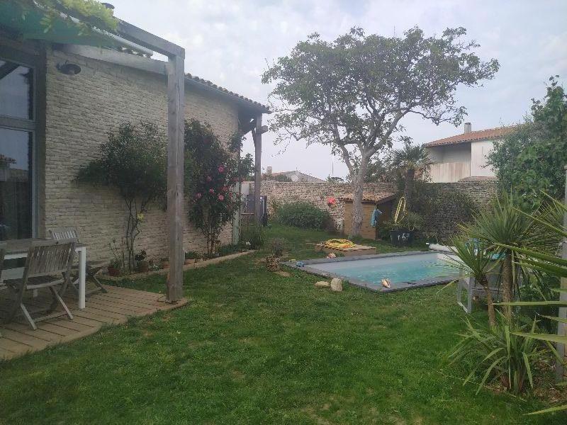 Photo 3 : JARDIN d'une maison située à La Couarde-sur-mer, île de Ré.