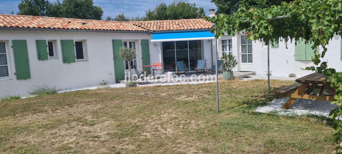 Photo 20 : TERRASSE d'une maison située à Saint-Clément-des-Baleines, île de Ré.