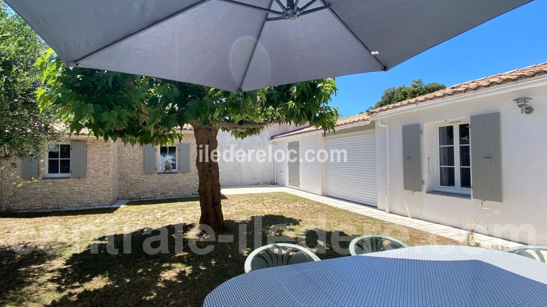 Photo 2 : NC d'une maison située à La Couarde-sur-mer, île de Ré.