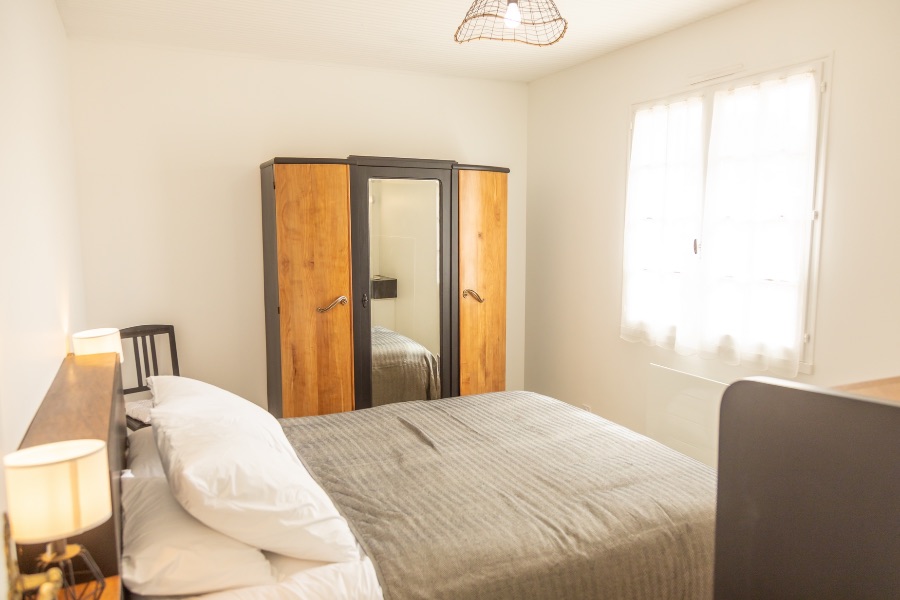 Photo 8 : CHAMBRE d'une maison située à Saint-Martin-de-Ré, île de Ré.