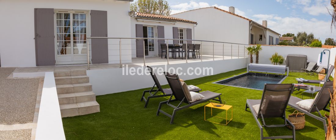 Photo 21 : PISCINE d'une maison située à Saint-Martin-de-Ré, île de Ré.