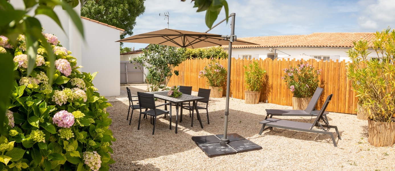 Photo 1 : TERRASSE d'une maison située à Saint-Martin-de-Ré, île de Ré.