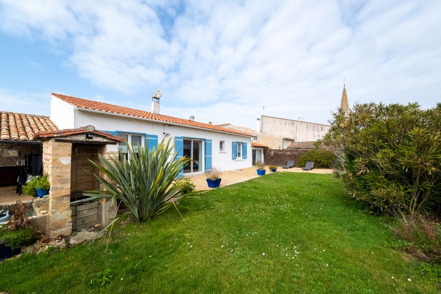 Photo 1 : EXTERIEUR d'une maison située à Sainte-Marie-de-Ré, île de Ré.