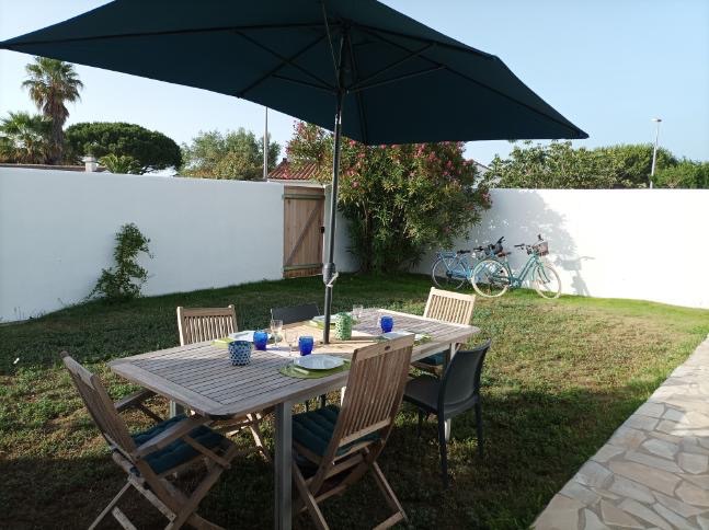 Photo 2 : TERRASSE d'une maison située à Rivedoux-Plage, île de Ré.