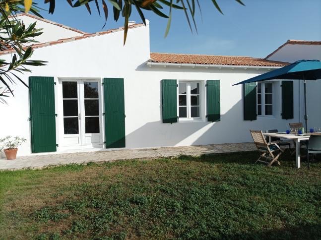 Photo 1 : JARDIN d'une maison située à Rivedoux-Plage, île de Ré.