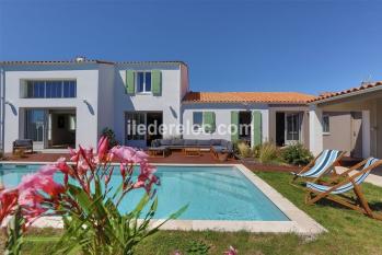 ile de ré Grande villa de famille avec piscine chauffe et jardin