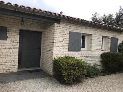 Photo 2 : EXTERIEUR d'une maison située à La Flotte-en-Ré, île de Ré.