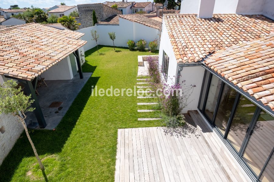 Photo 12 : EXTERIEUR d'une maison située à La Couarde-sur-mer, île de Ré.