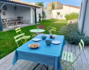 Ile de Ré:Maison de famille au cœur de la couarde • 5 chambres • jardin • tout à pied • ju