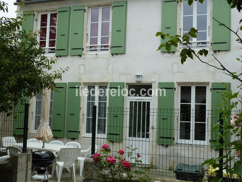 Photo 1 : NC d'une maison située à La Couarde-sur-mer, île de Ré.