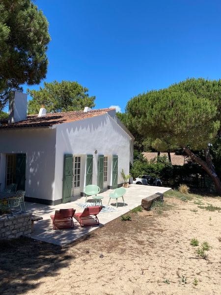 Photo 34 : EXTERIEUR d'une maison située à Le Bois-Plage-en-Ré, île de Ré.