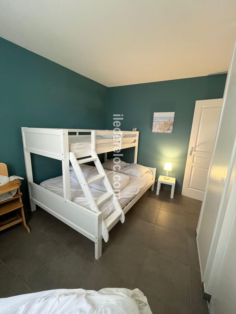 Photo 11 : CHAMBRE d'une maison situ&eacute;e &agrave; Le Bois-Plage-en-R&eacute;, &icirc;le de R&eacute;.
