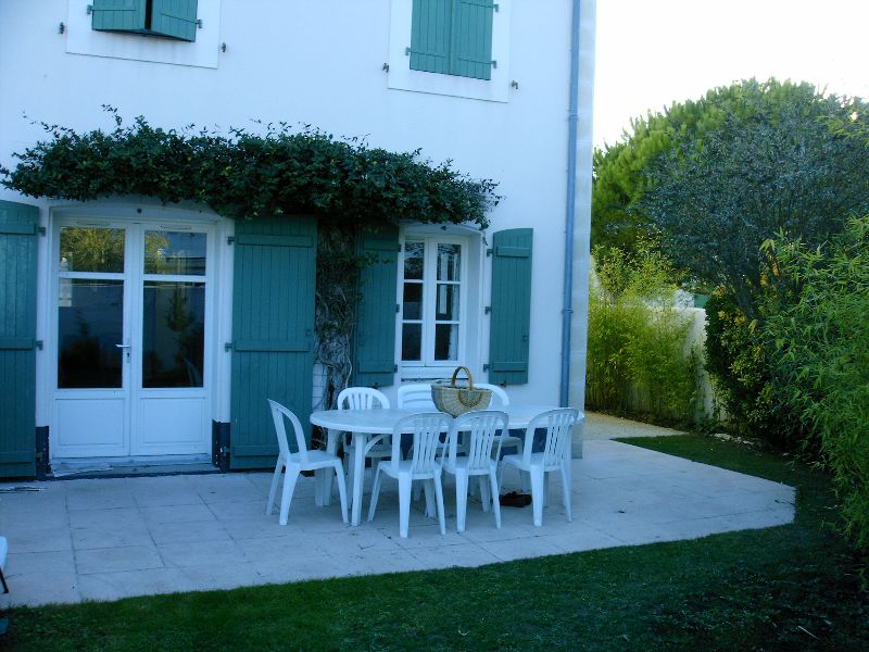 Photo 12 : JARDIN d'une maison située à La Couarde-sur-mer, île de Ré.