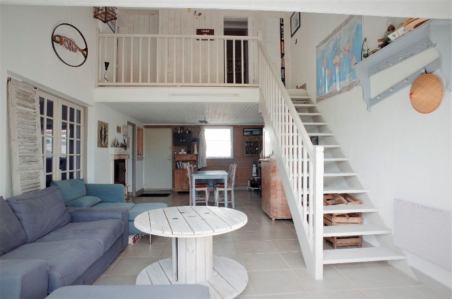 Photo 1 : SEJOUR d'une maison située à Saint-Clément-des-Baleines, île de Ré.