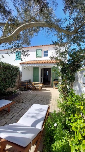 Photo 6 : JARDIN d'une maison située à Ars en Ré, île de Ré.