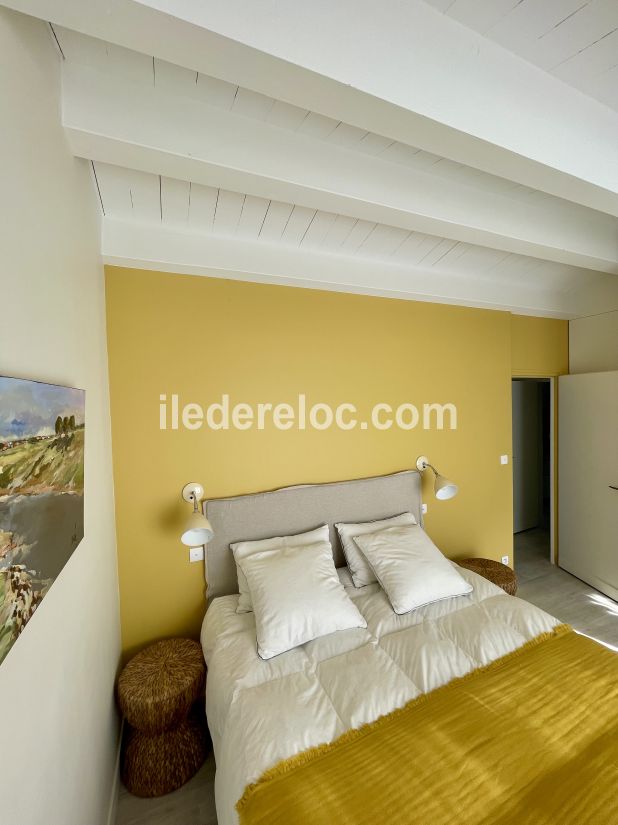 Photo 25 : CHAMBRE d'une maison située à Les Portes-en-Ré, île de Ré.