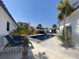 Ile de Ré:Splendide villa avec piscine chauffée située au calme jusqu'à 6 personnes.