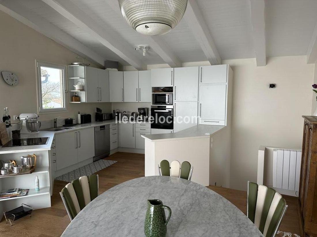 Photo 10 : SEJOUR d'une maison situ&eacute;e &agrave; Ars en R&eacute;, &icirc;le de R&eacute;.