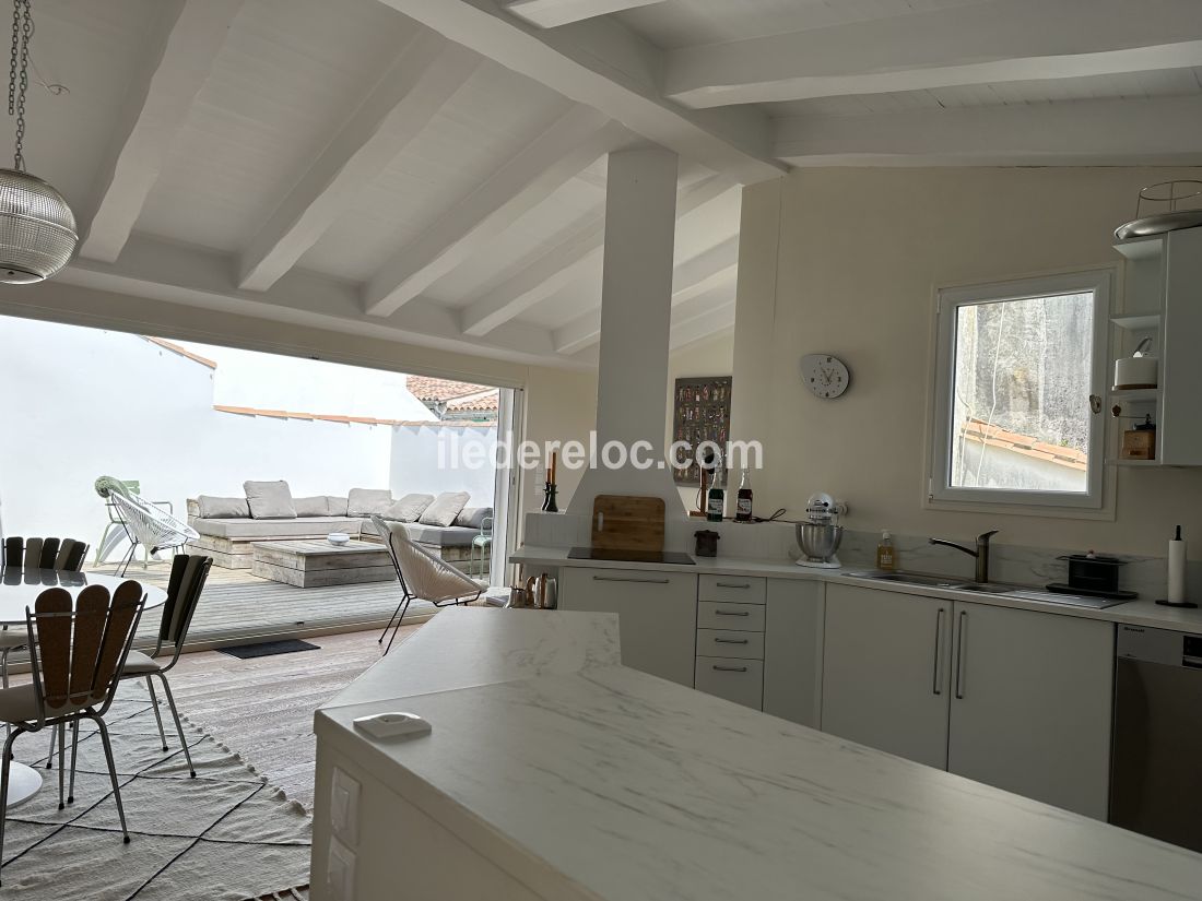 Photo 9 : SEJOUR d'une maison situ&eacute;e &agrave; Ars en R&eacute;, &icirc;le de R&eacute;.