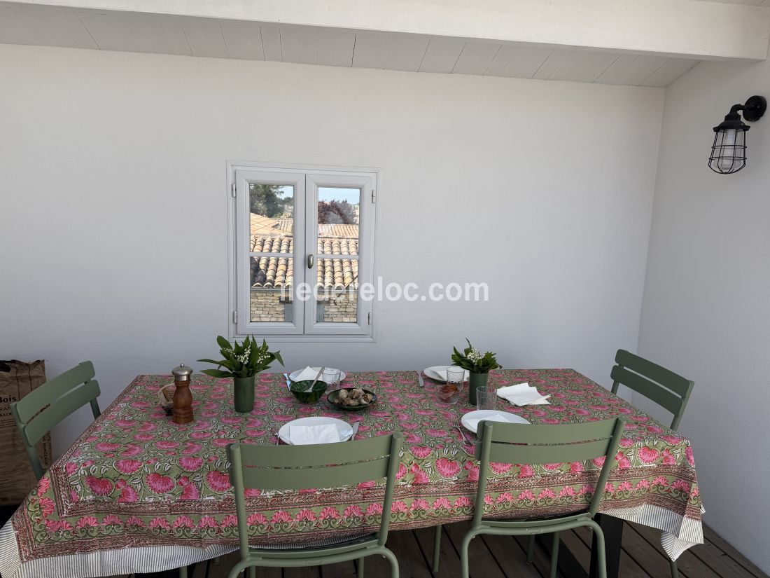 Photo 5 : TERRASSE d'une maison situ&eacute;e &agrave; Ars en R&eacute;, &icirc;le de R&eacute;.