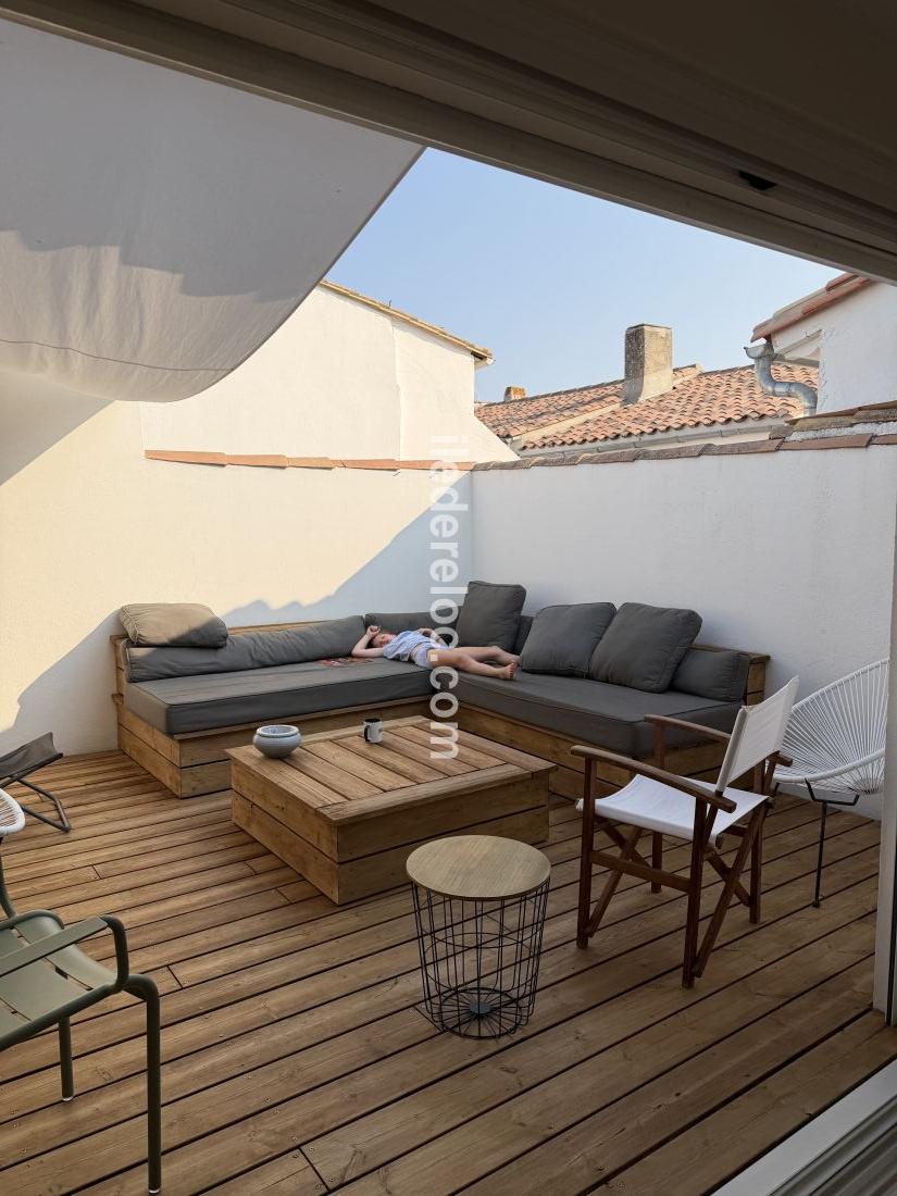 Photo 4 : TERRASSE d'une maison situ&eacute;e &agrave; Ars en R&eacute;, &icirc;le de R&eacute;.