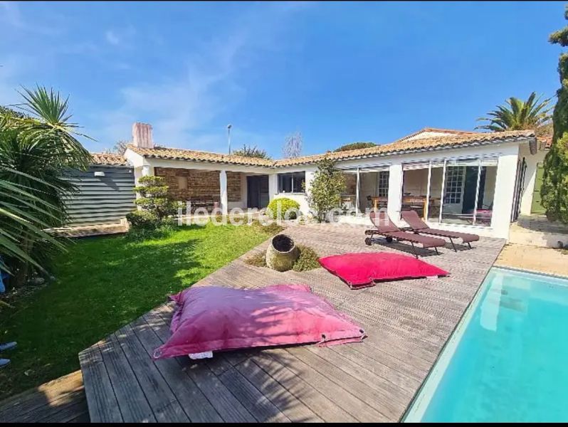 Photo 18 : TERRASSE d'une maison située à Le Bois-Plage-en-Ré, île de Ré.