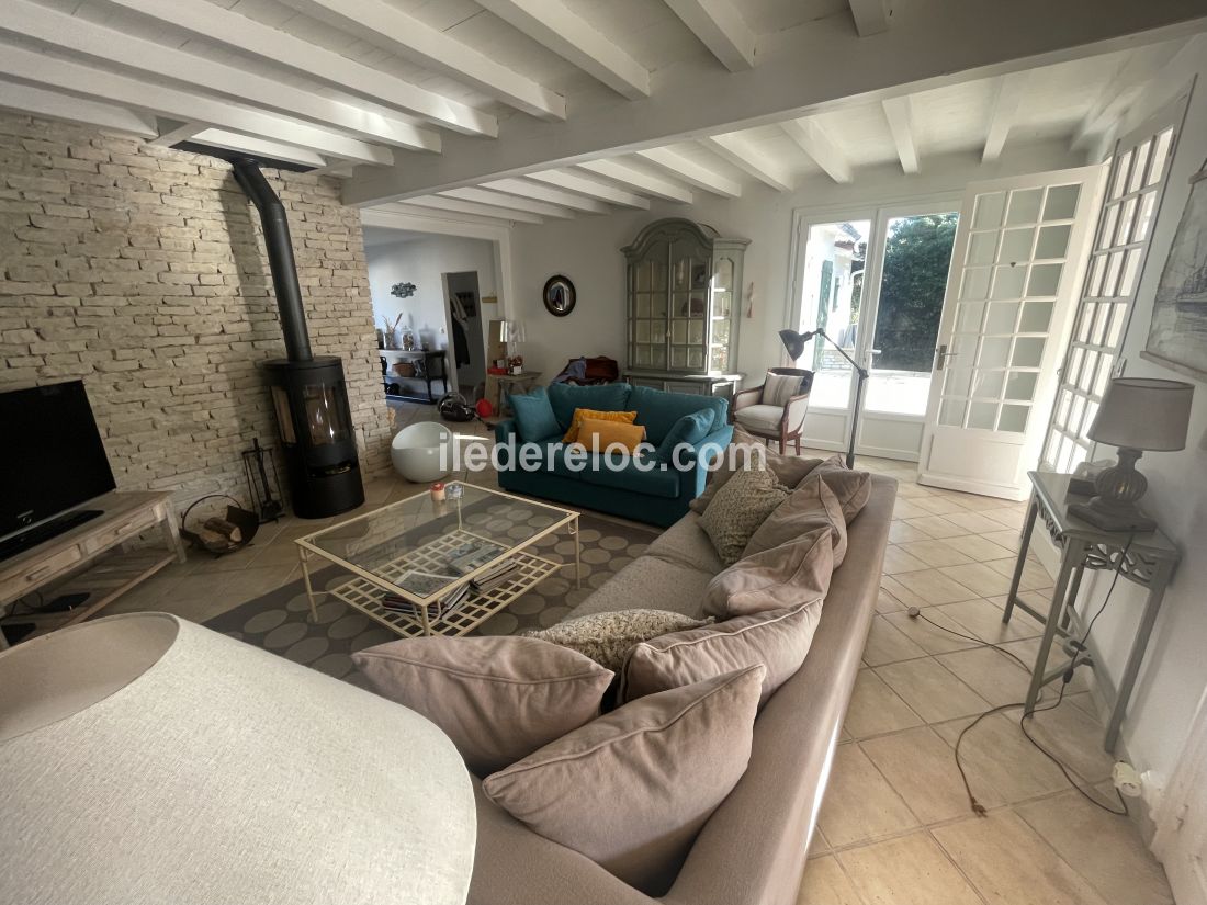 Photo 11 : SEJOUR d'une maison située à Le Bois-Plage-en-Ré, île de Ré.