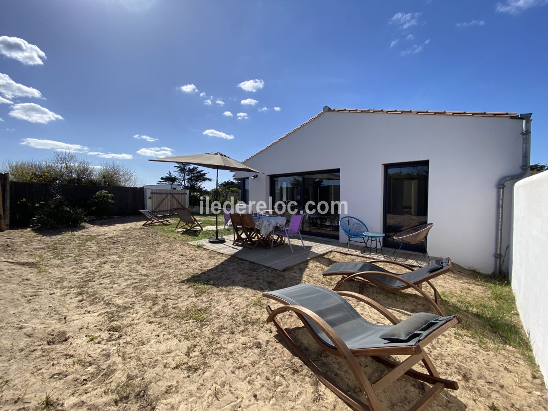 Photo 35 : JARDIN d'une maison située à Ars en Ré, île de Ré.