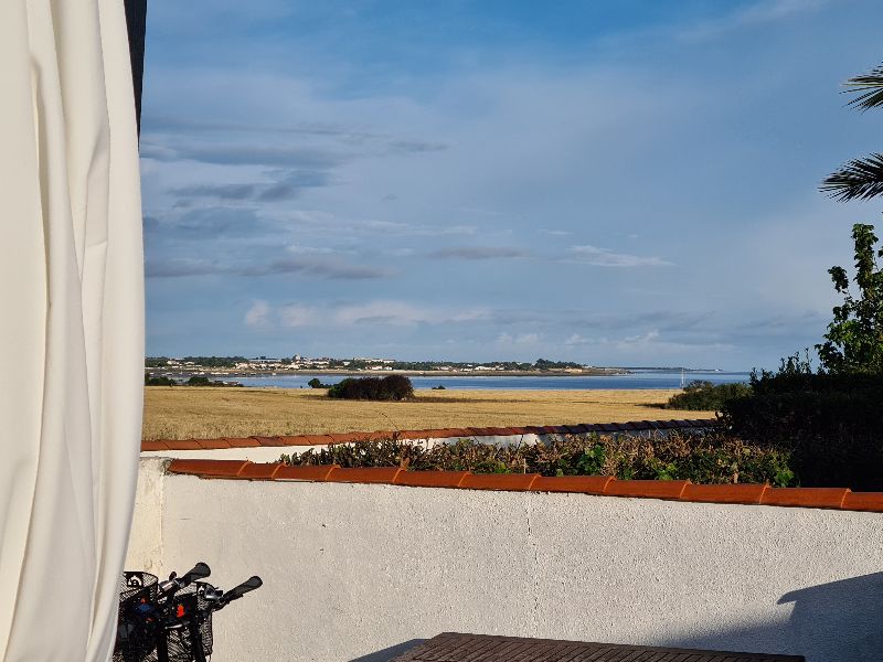 Photo 15 : EXTERIEUR d'une maison située à La Flotte-en-Ré, île de Ré.