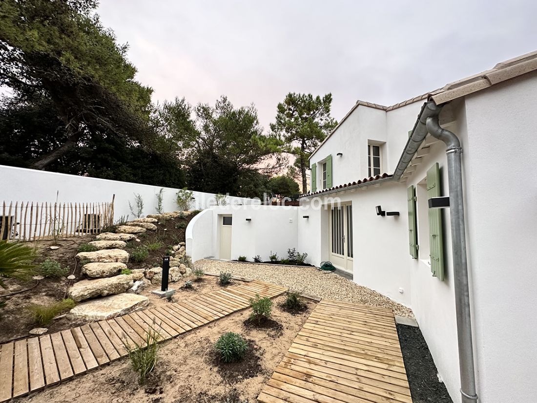 Photo 67 : JARDIN d'une maison située à Les Portes-en-Ré, île de Ré.