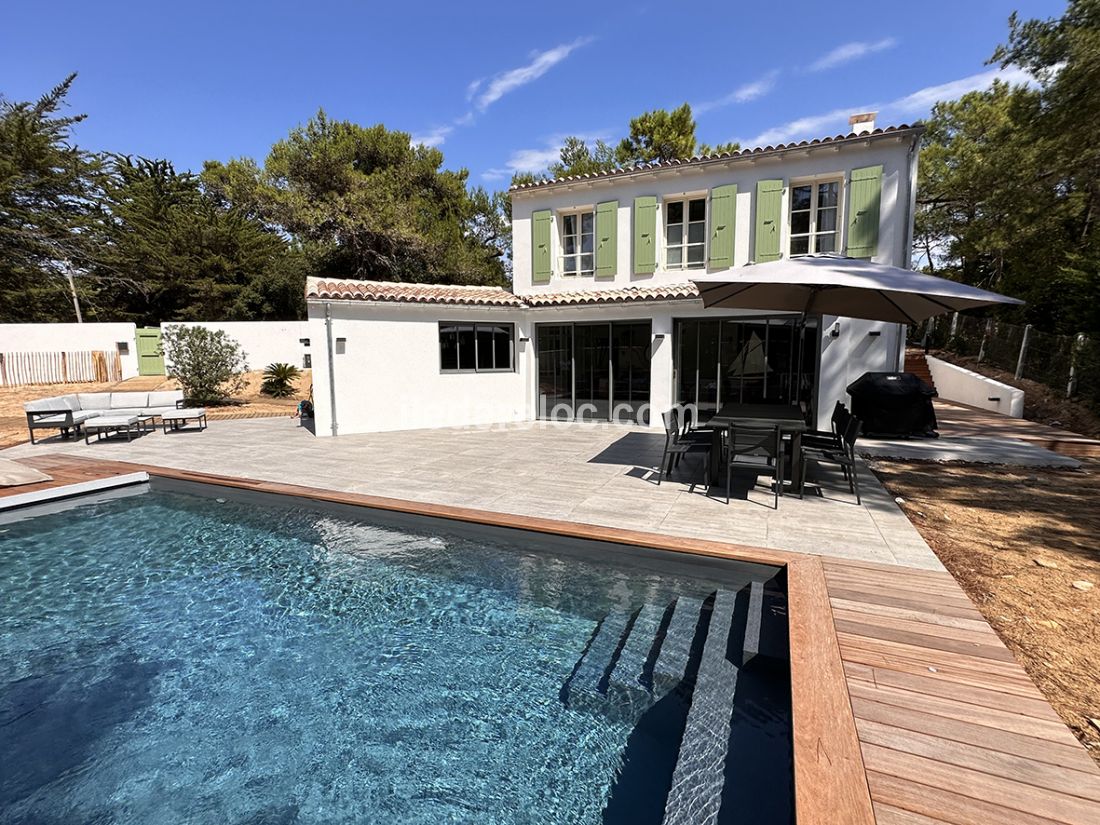 Photo 5 : EXTERIEUR d'une maison située à Les Portes-en-Ré, île de Ré.